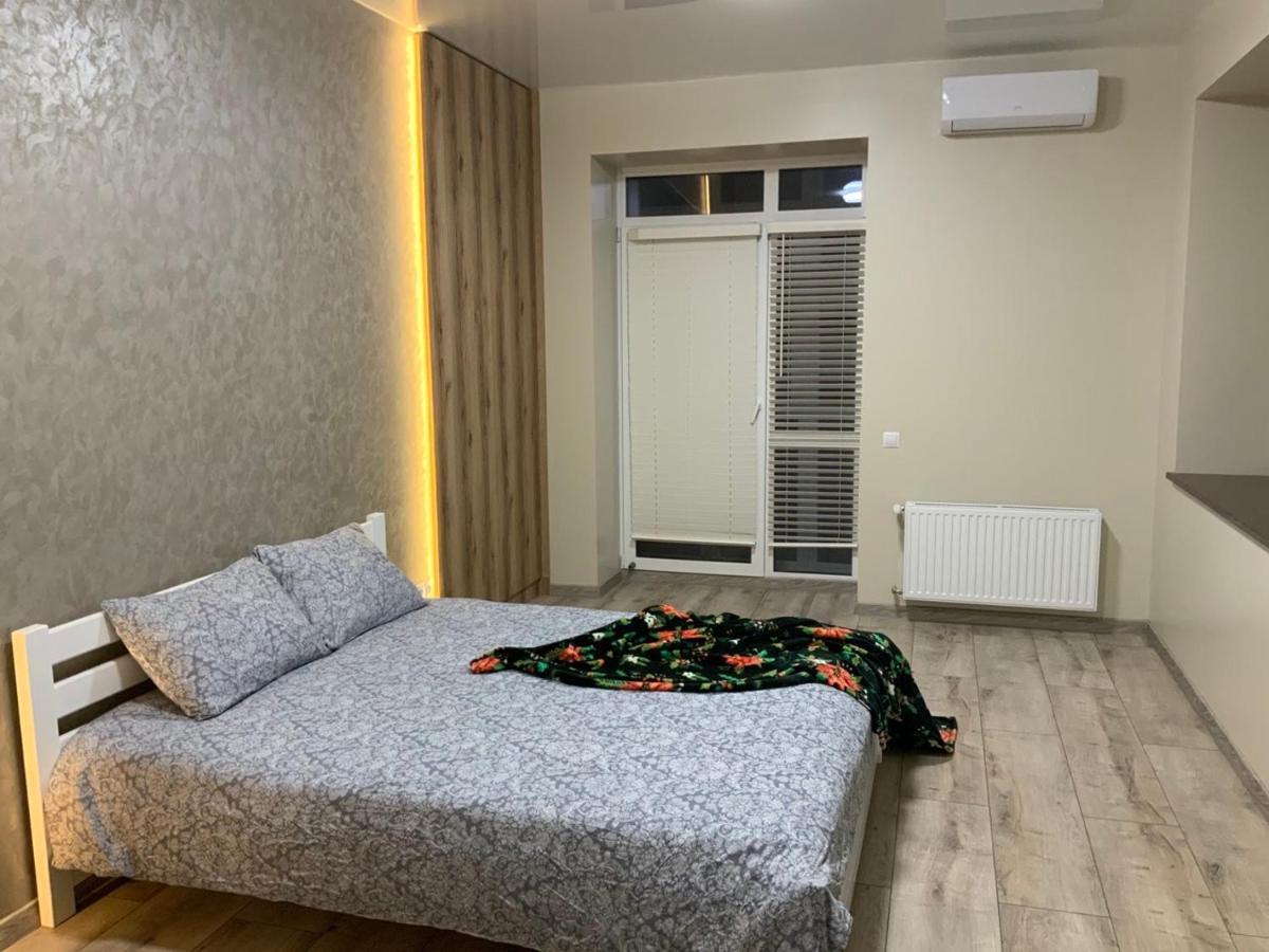 Vip Apartment У Центрі Міста, Новобуджк Театральний,Дуже Простора รีฟเน ภายนอก รูปภาพ