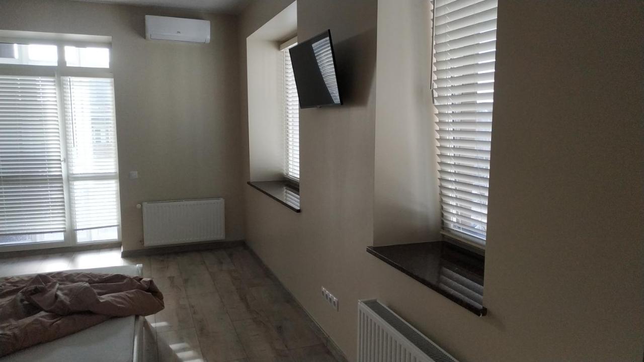 Vip Apartment У Центрі Міста, Новобуджк Театральний,Дуже Простора รีฟเน ภายนอก รูปภาพ
