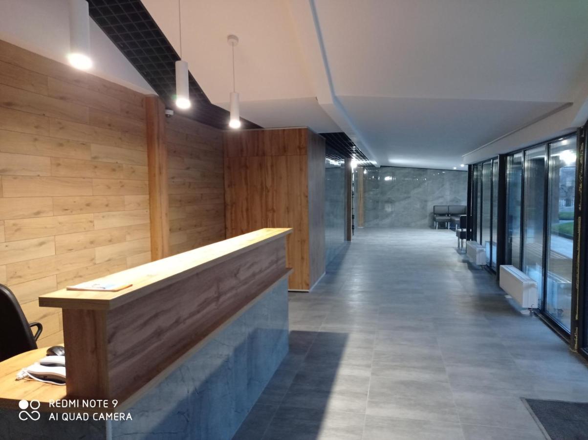 Vip Apartment У Центрі Міста, Новобуджк Театральний,Дуже Простора รีฟเน ภายนอก รูปภาพ