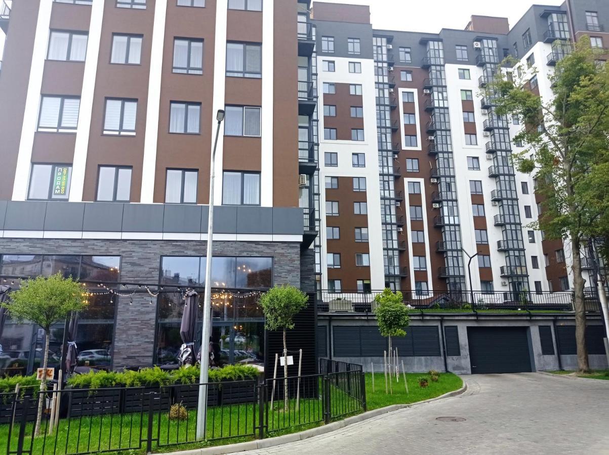 Vip Apartment У Центрі Міста, Новобуджк Театральний,Дуже Простора รีฟเน ภายนอก รูปภาพ