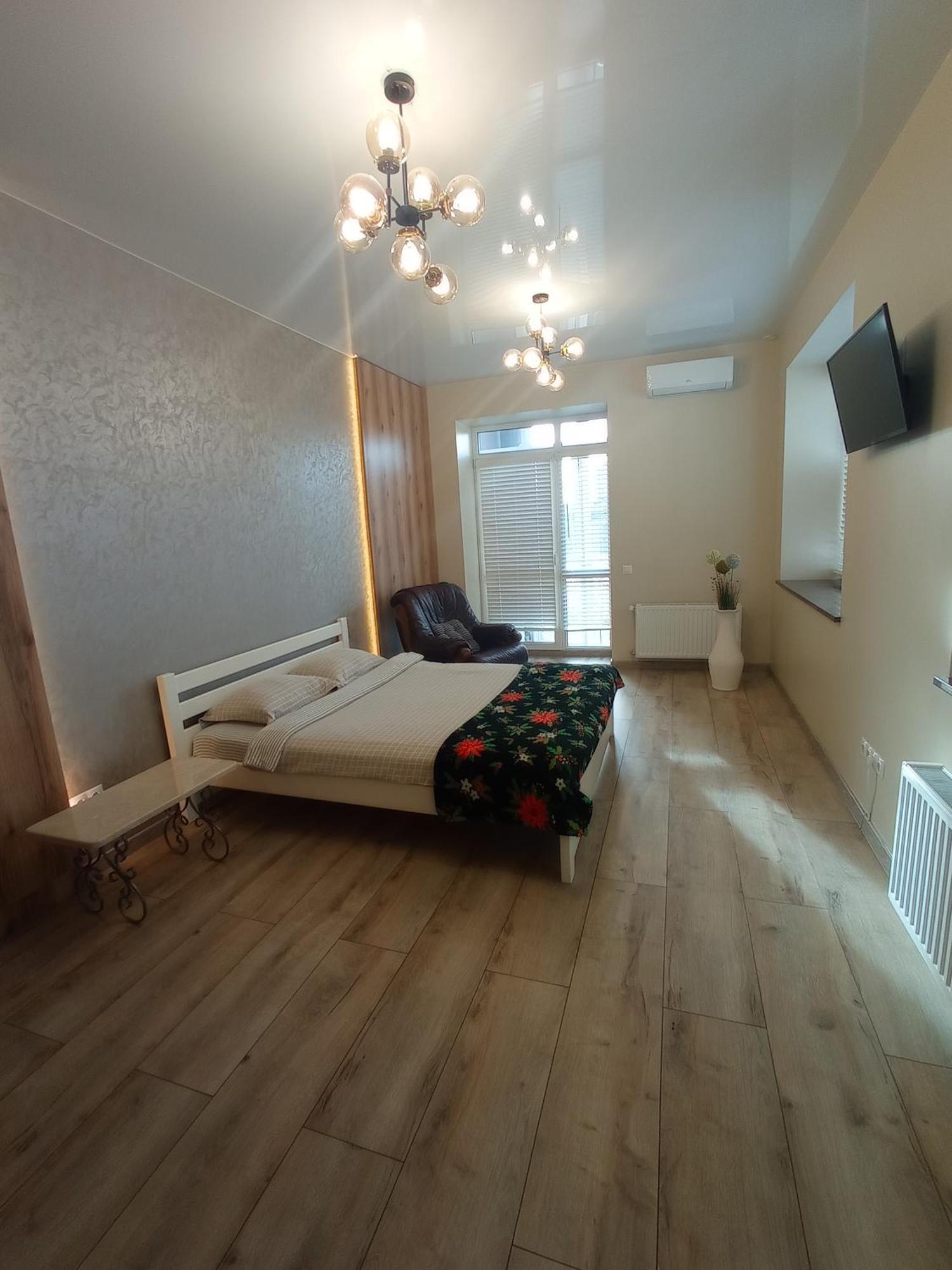 Vip Apartment У Центрі Міста, Новобуджк Театральний,Дуже Простора รีฟเน ภายนอก รูปภาพ