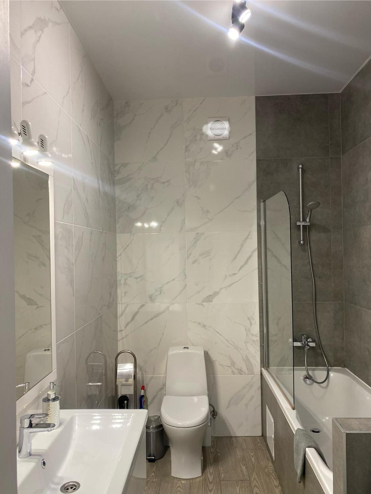 Vip Apartment У Центрі Міста, Новобуджк Театральний,Дуже Простора รีฟเน ภายนอก รูปภาพ