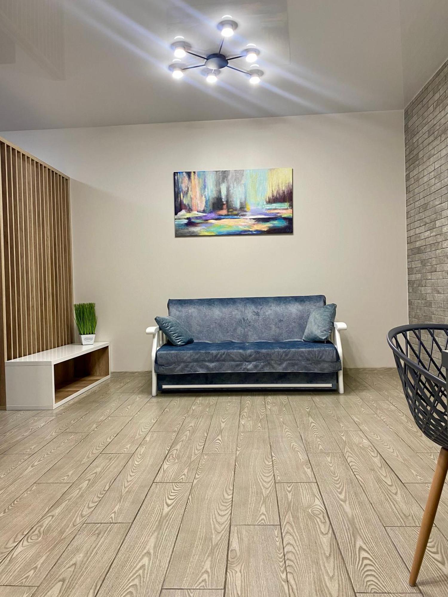 Vip Apartment У Центрі Міста, Новобуджк Театральний,Дуже Простора รีฟเน ภายนอก รูปภาพ