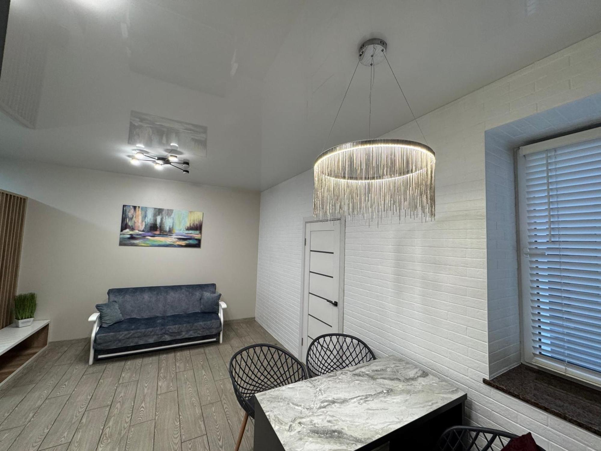 Vip Apartment У Центрі Міста, Новобуджк Театральний,Дуже Простора รีฟเน ภายนอก รูปภาพ