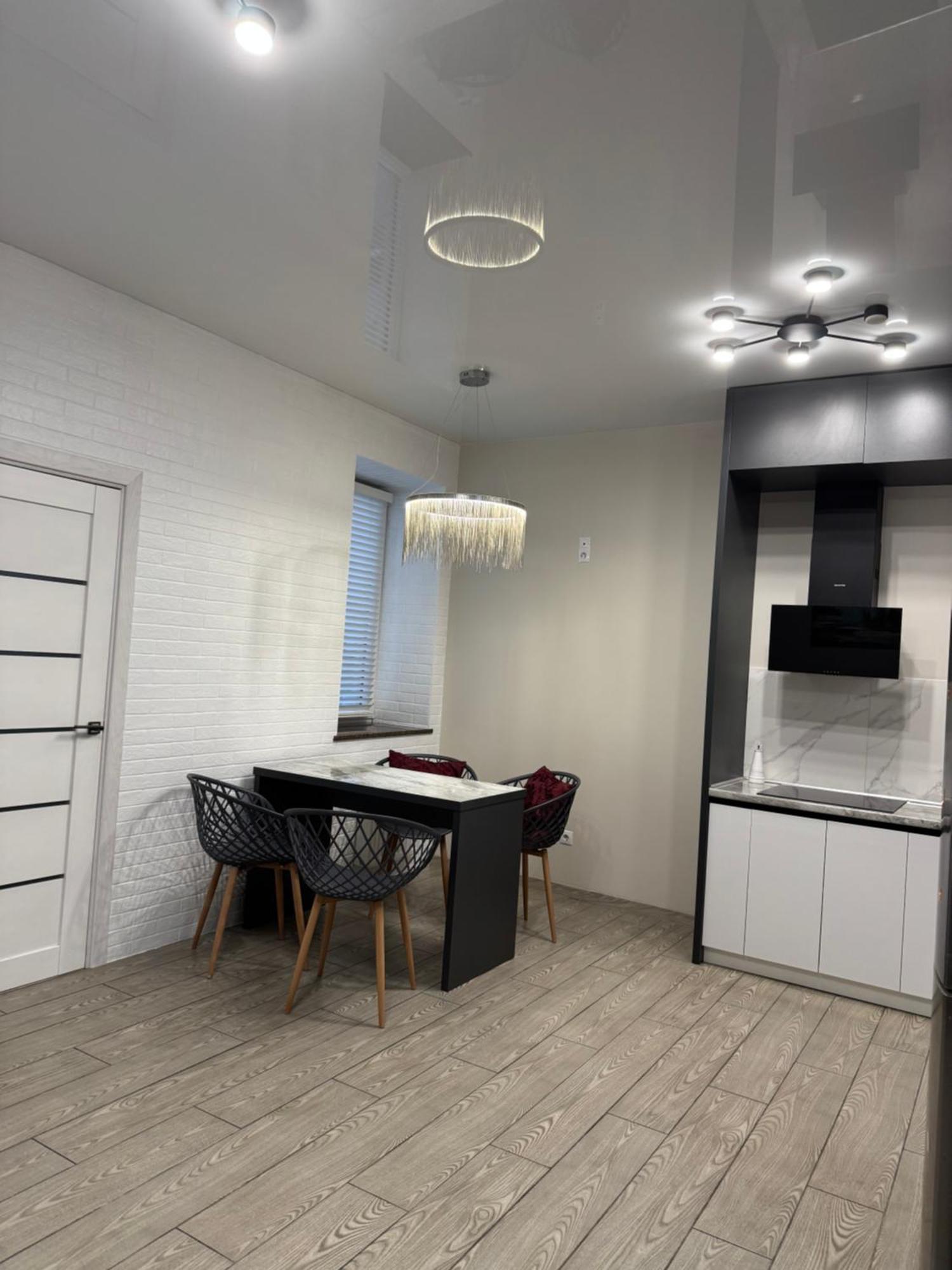 Vip Apartment У Центрі Міста, Новобуджк Театральний,Дуже Простора รีฟเน ภายนอก รูปภาพ