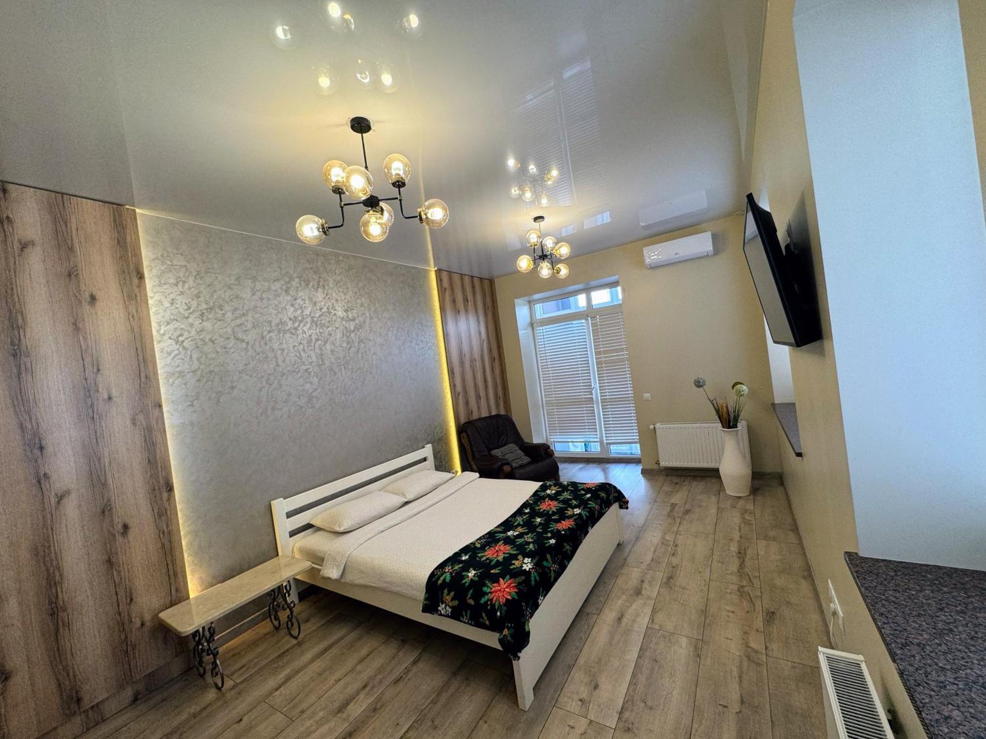 Vip Apartment У Центрі Міста, Новобуджк Театральний,Дуже Простора รีฟเน ภายนอก รูปภาพ