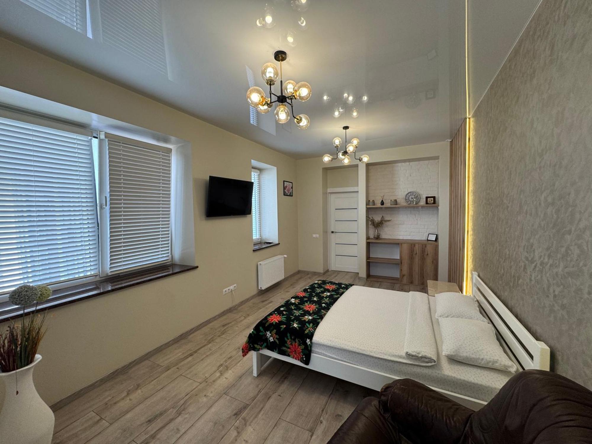 Vip Apartment У Центрі Міста, Новобуджк Театральний,Дуже Простора รีฟเน ภายนอก รูปภาพ